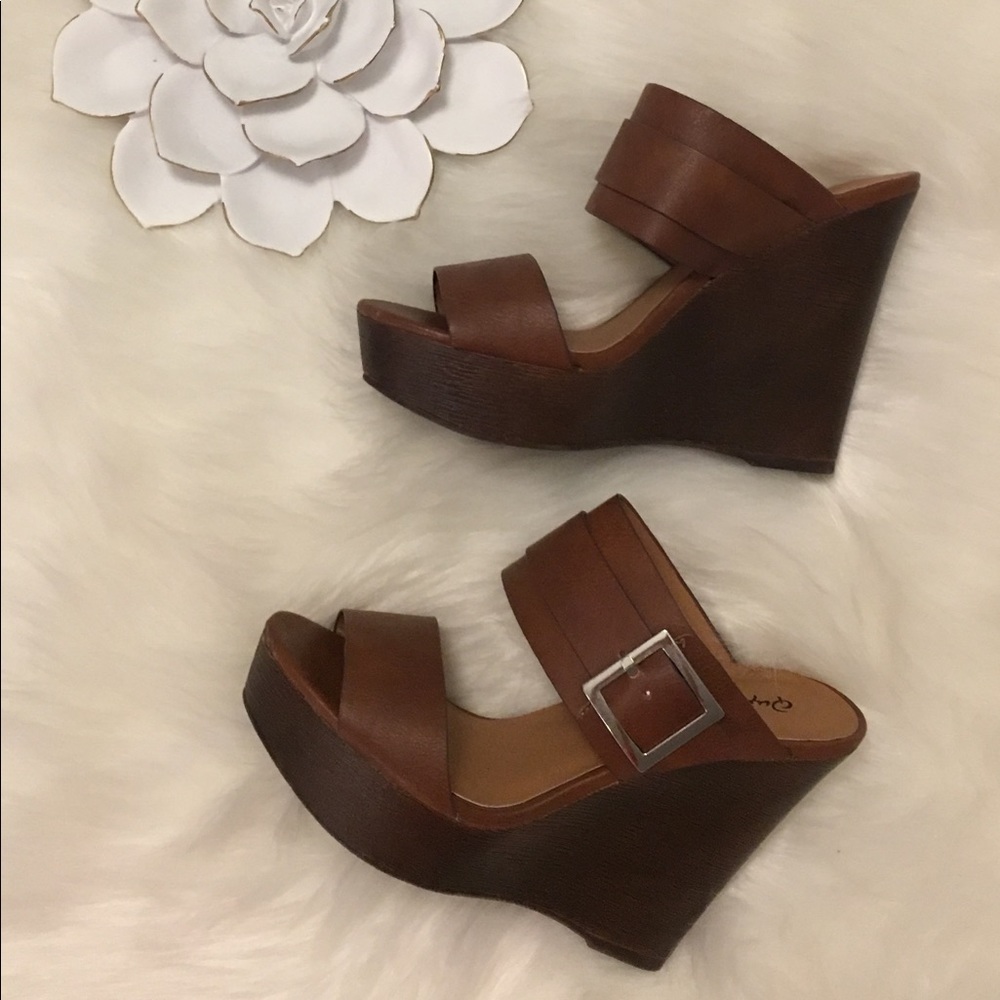 Brown Wedges